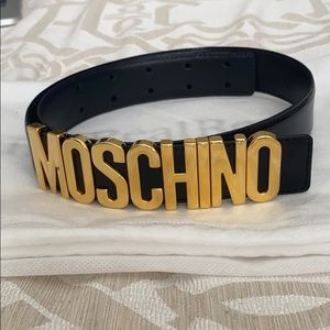 Moschino logo patent gold belt